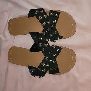 Forever Studed Flat Sandals Size 9